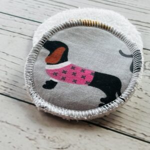 Arctisztító korong - tacskós / fehér hátú